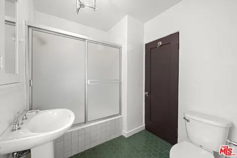 $2,300,000 | 457 North Orange Drive, Los Angeles, CA 90036