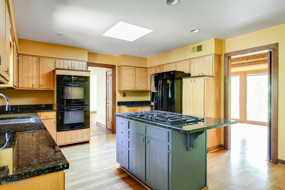 7245 Fox Harbor Road Prospect, KY 40059 - Photo 39 of 52 Kitchen5