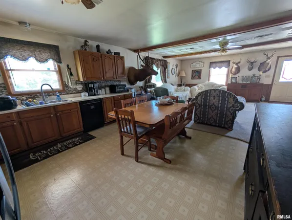 $299,000 | 340 Dameron Lane, Vienna, IL 62995