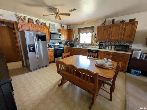 $299,000 | 340 Dameron Lane, Vienna, IL 62995