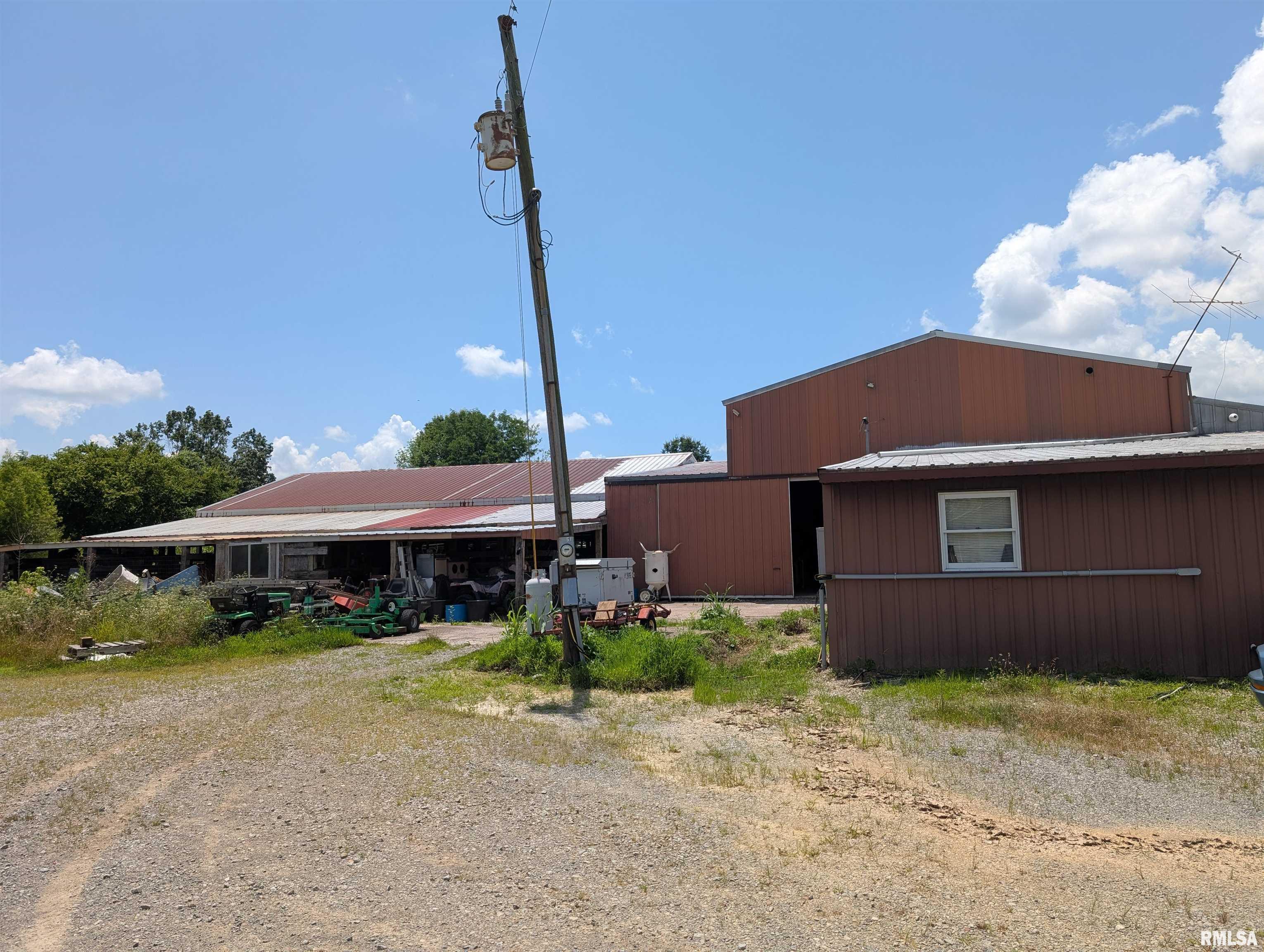 340 Dameron Lane Vienna, IL 62995 - Photo 2 of 46