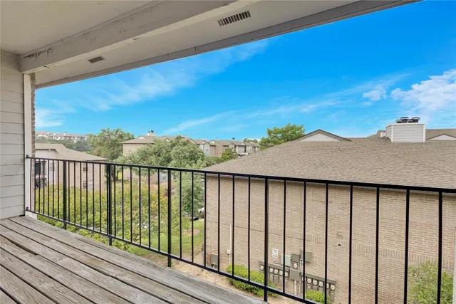 $995 | 12166 Metric Boulevard, Unit 351, Austin, TX 78758