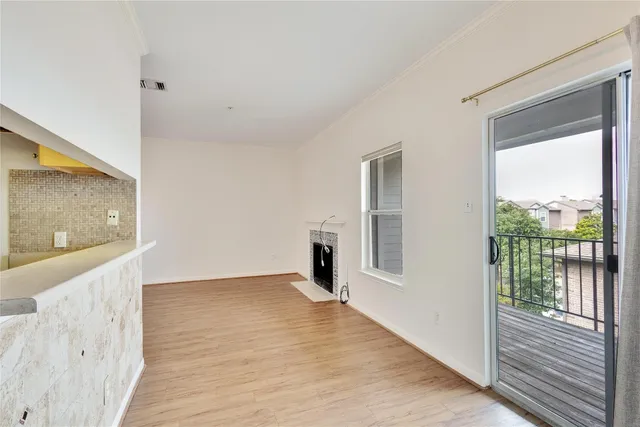 $995 | 12166 Metric Boulevard, Unit 351, Austin, TX 78758