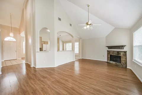 $259,999 | 408 Mystic Glen Loop, Kingwood, TX 77339