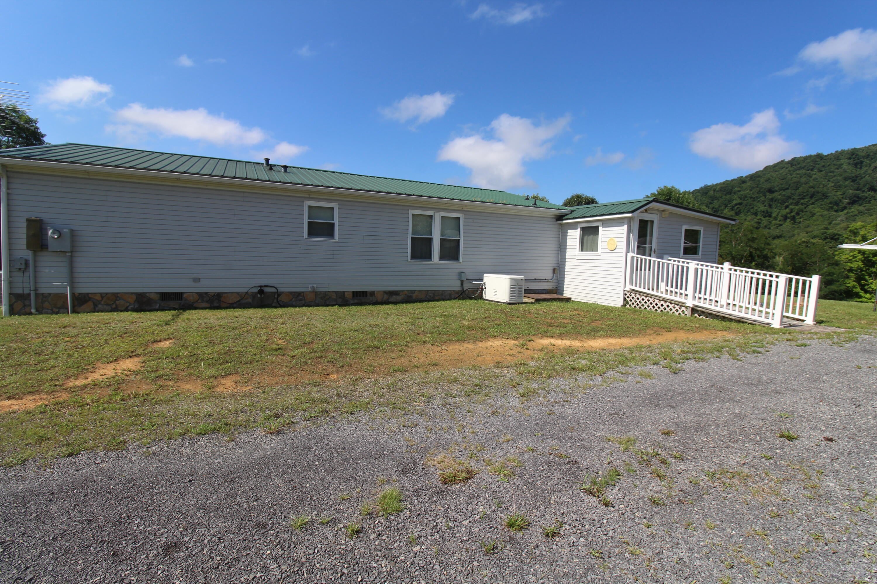 4172 Seminole Road Hinton, WV 25951 - Photo 34 of 36 Gallery Image 34