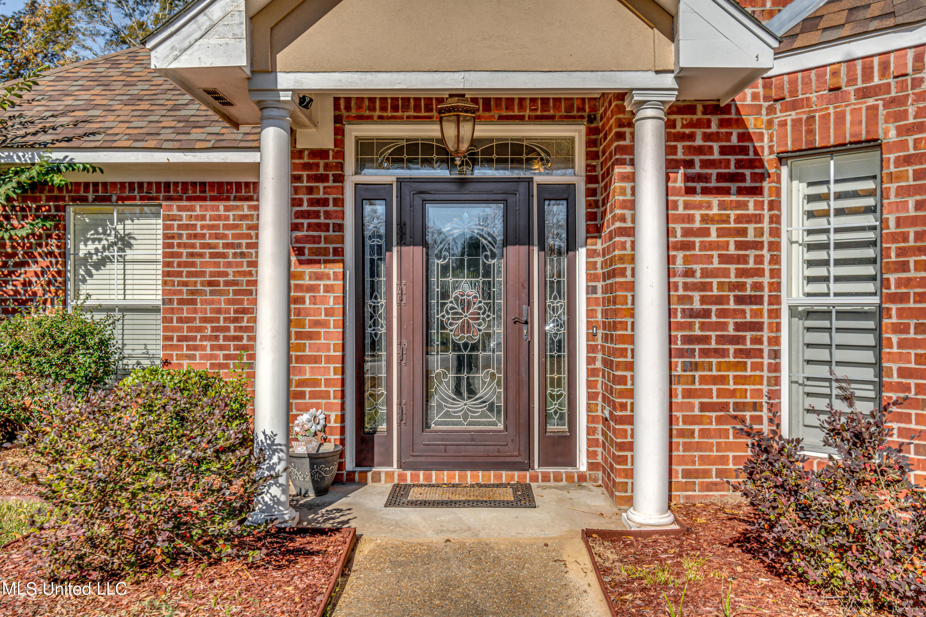 926 Rutherford Drive Jackson, MS 39206 - Photo 2 of 67 926 Rutherford Dr
