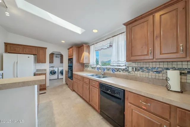 $390,000 | 973 East Alimos Way, Williams, AZ 86046