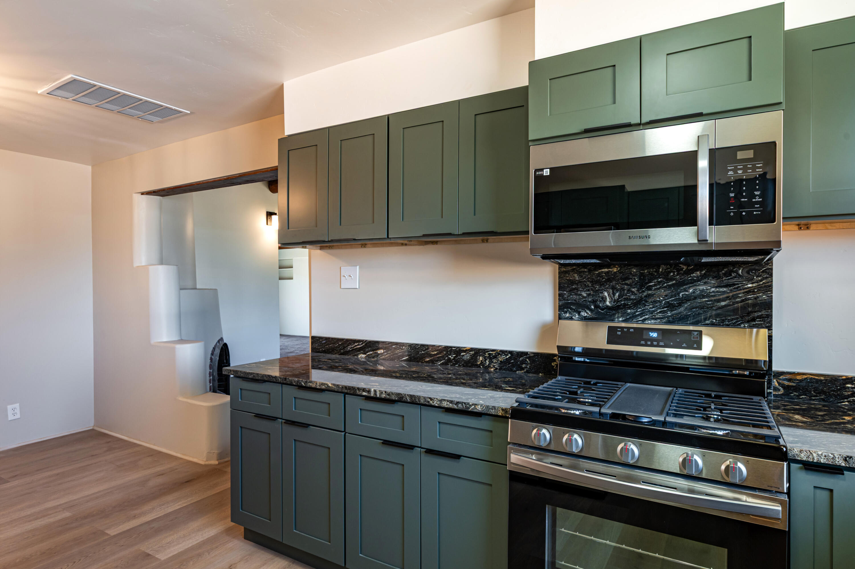 100 Tyler Road Northwest Albuquerque, NM 87107 - Photo 9 of 21 Gallery Image 9