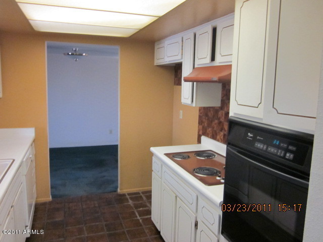 3622 West Calavar Road Phoenix, AZ 85053 - Photo 3 of 8 Kitchen