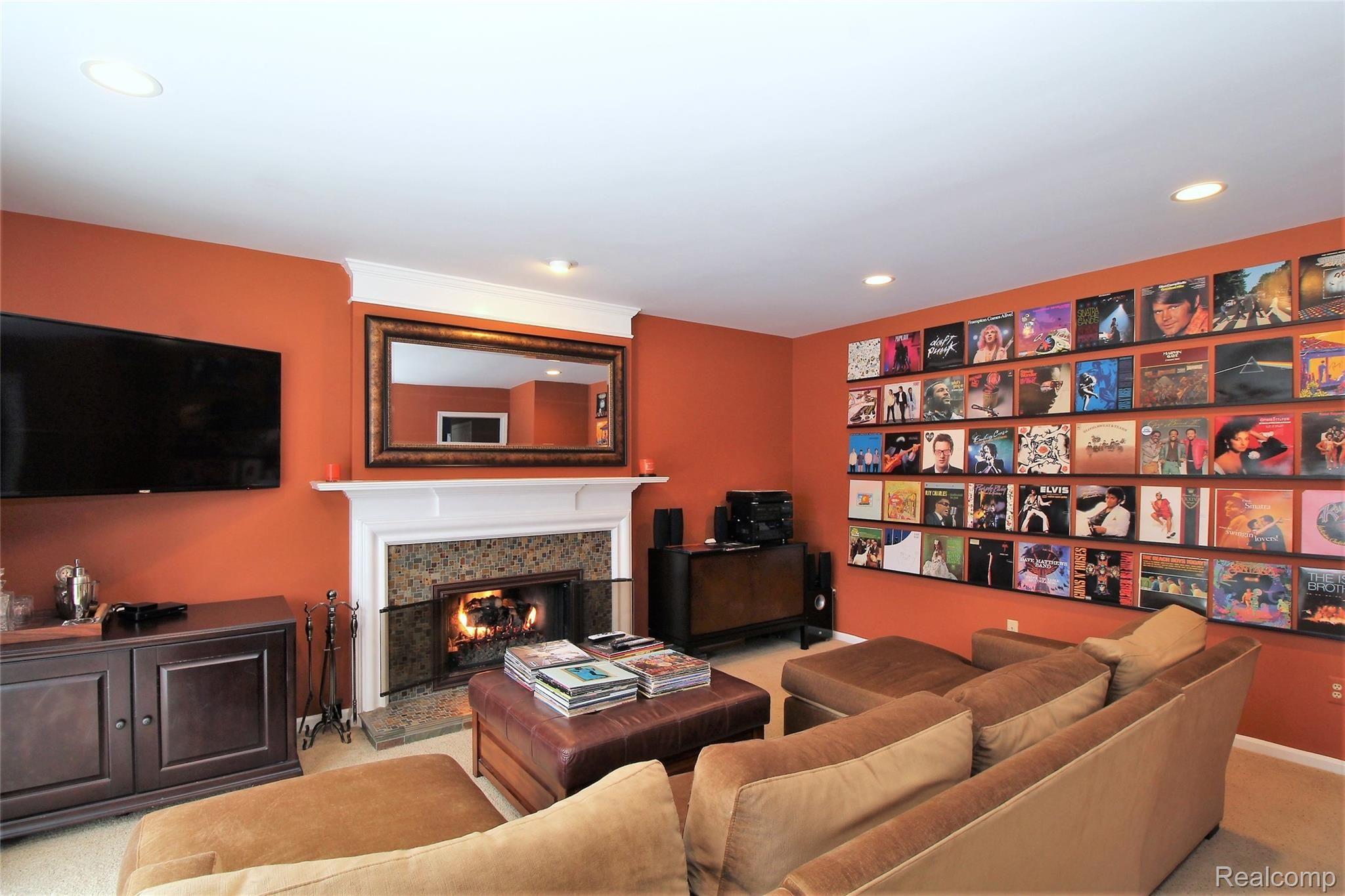 6834 High Ridge Road West Bloomfield, MI 48324 - Photo 21 of 25 20.jpg