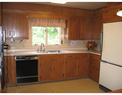 958 Osage Road Pittsburgh, PA 15243 - Photo 2 of 15 Kitchen.