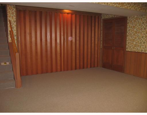 958 Osage Road Pittsburgh, PA 15243 - Photo 11 of 15 Den/Family/Great Room.