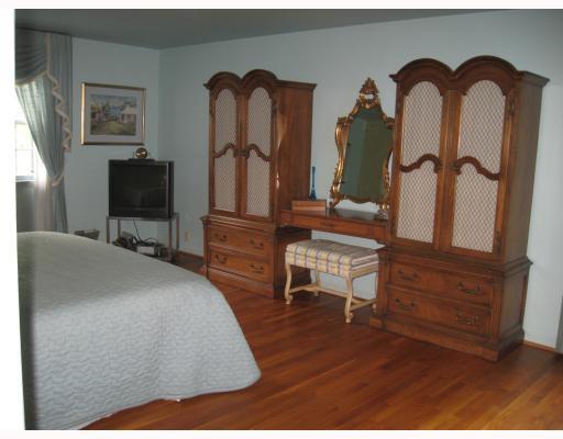 958 Osage Road Pittsburgh, PA 15243 - Photo 13 of 15 Master Bedroom.
