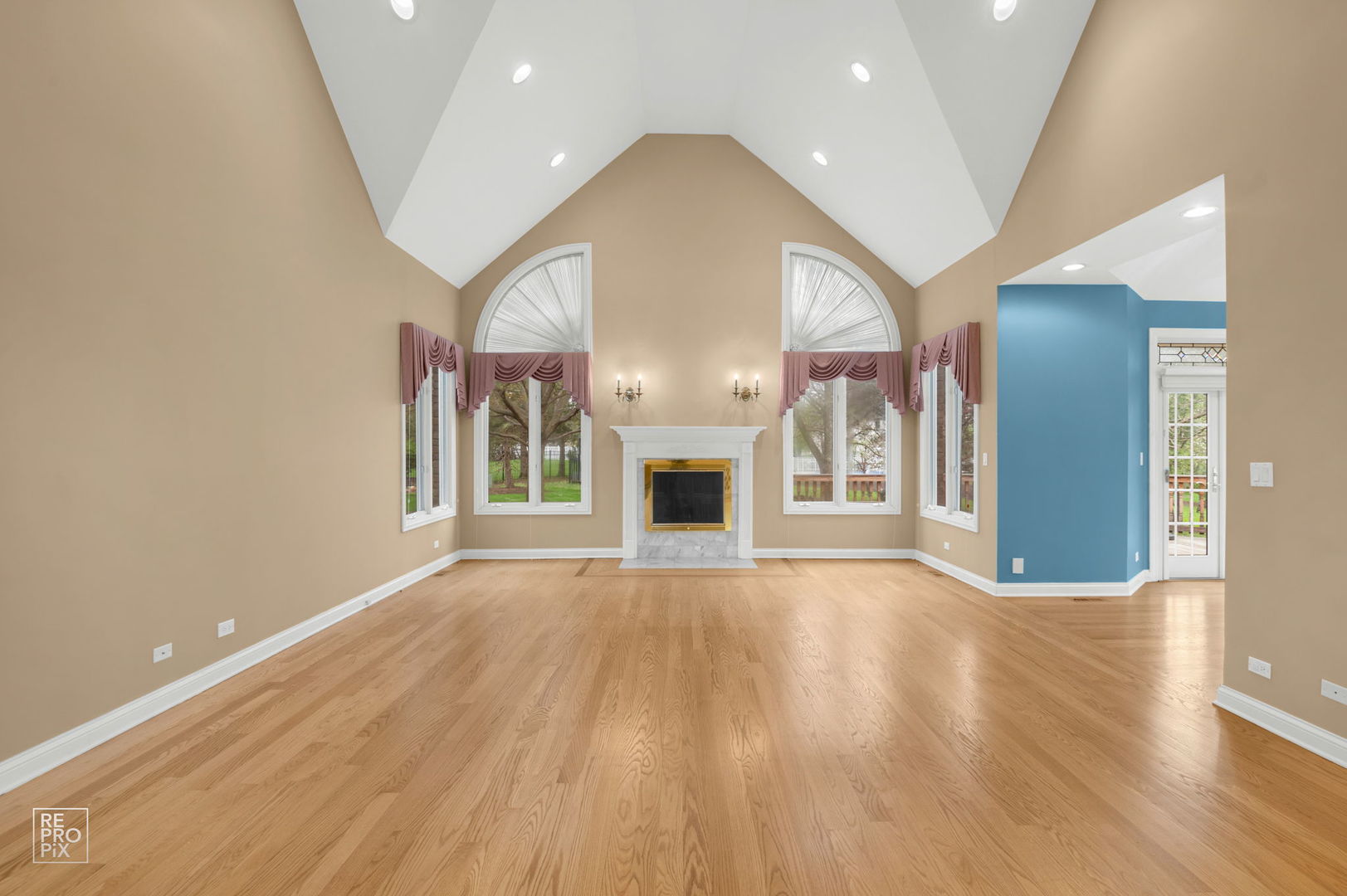 8970 Enclave Drive Burr Ridge, IL 60527 - Photo 18 of 51 Gallery Image 18