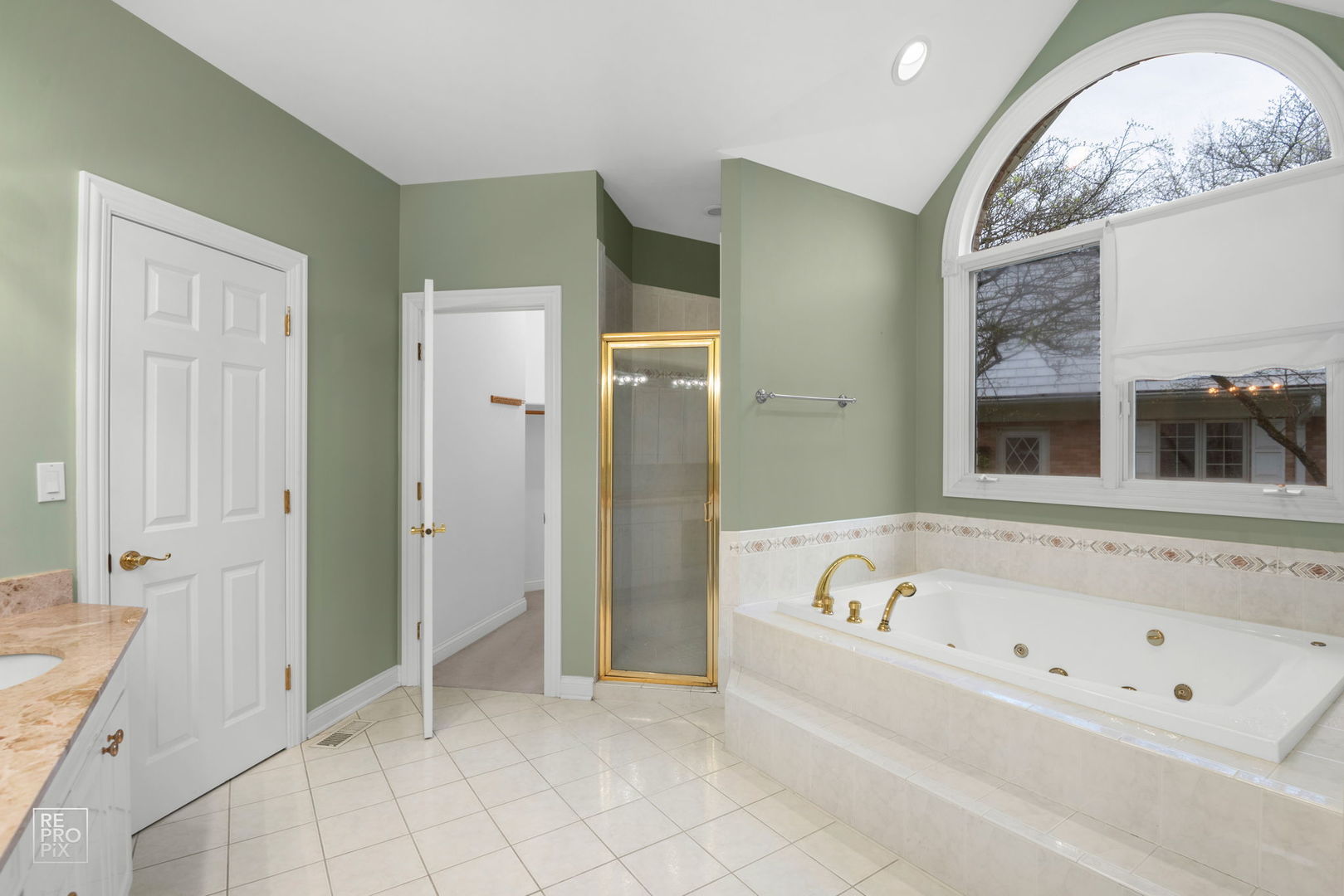 8970 Enclave Drive Burr Ridge, IL 60527 - Photo 25 of 51 Gallery Image 25