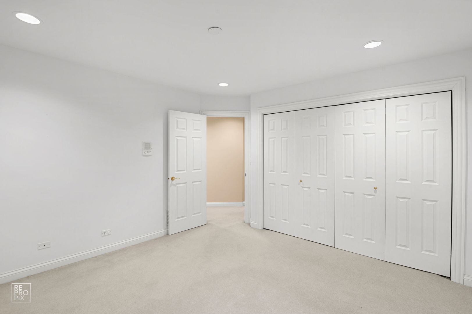 8970 Enclave Drive Burr Ridge, IL 60527 - Photo 32 of 51 Gallery Image 32