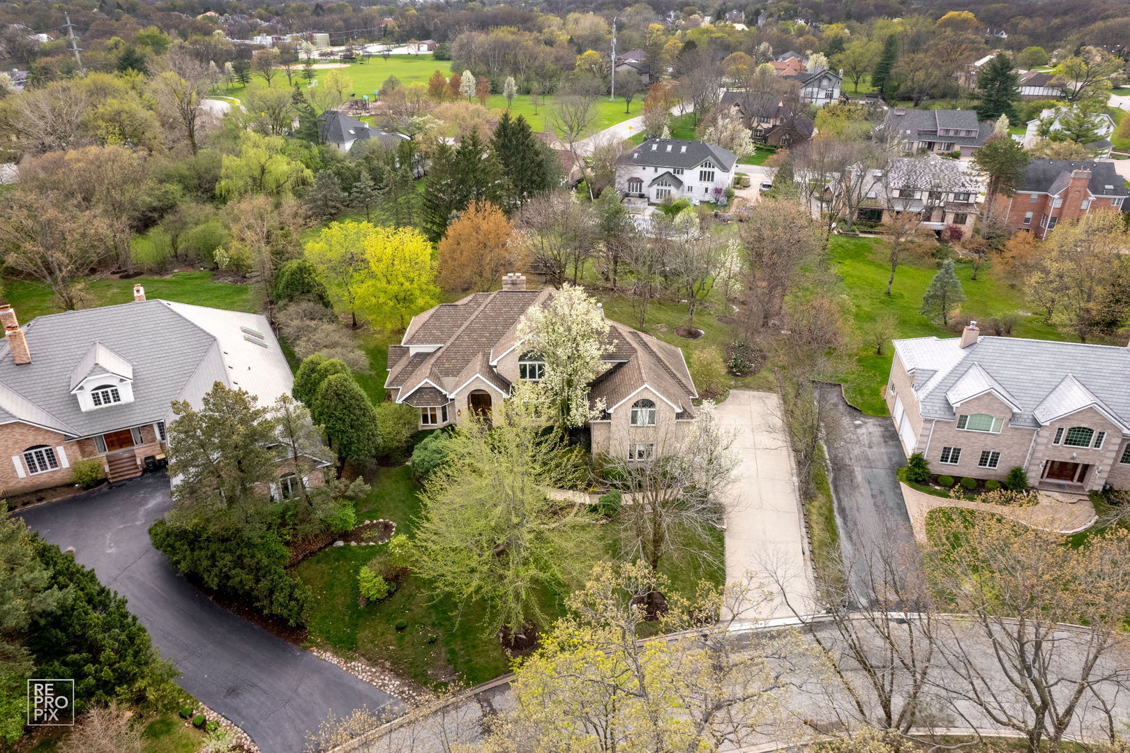 8970 Enclave Drive Burr Ridge, IL 60527 - Photo 4 of 51 Gallery Image 4