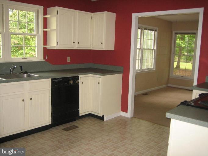 712 Gold Valley Road Locust Grove, VA 22508 - Photo 5 of 9 Kitchen
