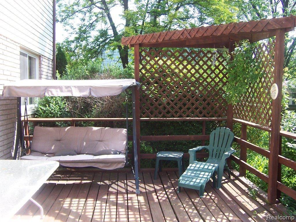 12154 Wildwing Road Plymouth, MI 48170 - Photo 21 of 24 100_2341.JPG