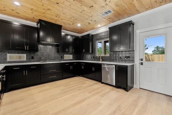 $3,500 | 705 Sloan Street, Taylor, TX 76574