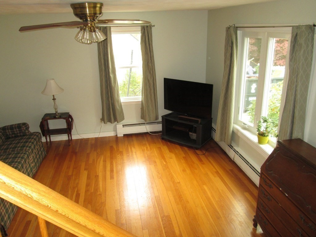 27 Davis Road Auburn, MA 01501 - Photo 3 of 29 Gallery Image 3
