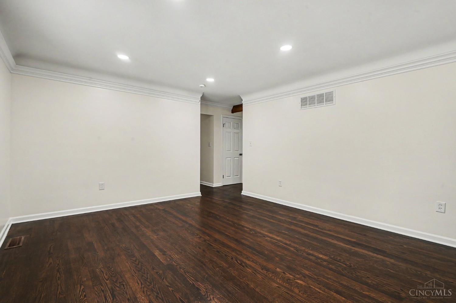 12175 Snider Road Cincinnati, OH 45249 - Photo 8 of 38