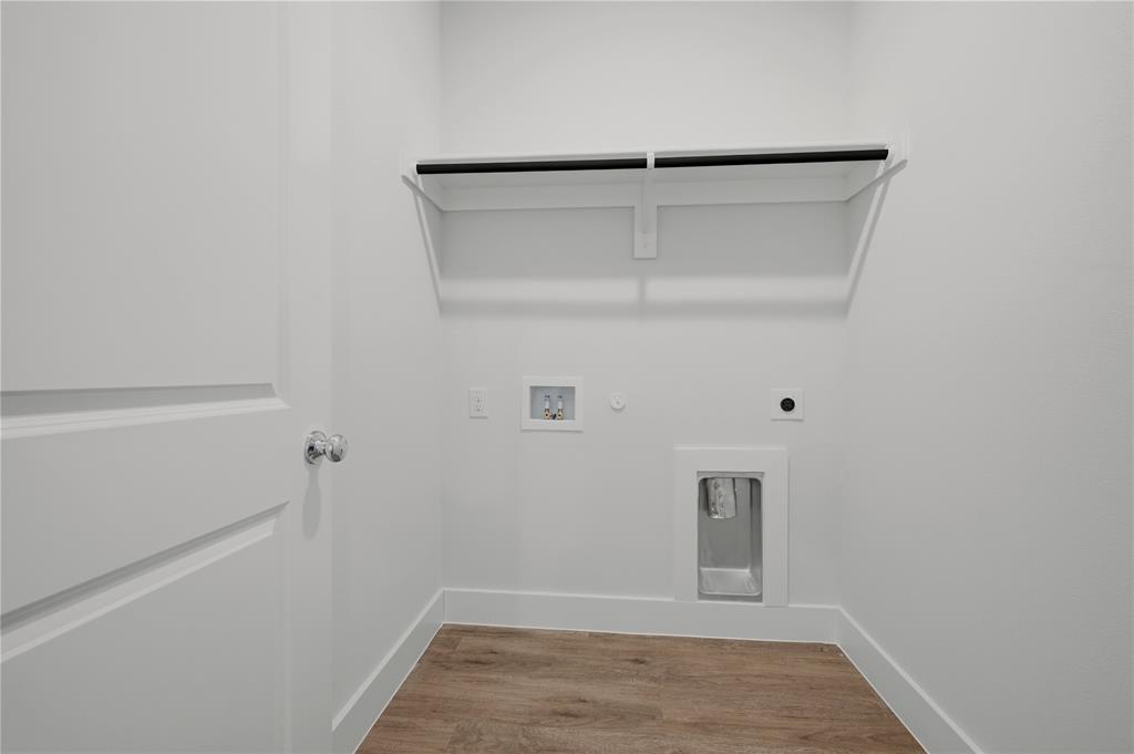 1346 Chisos Way Forney, TX 75126 - Photo 27 of 40 a view of an empty walk in closet