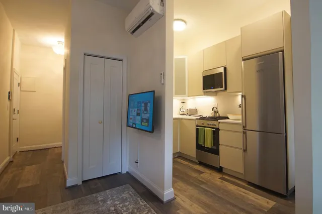 $2,260 | 3003 P Street Northwest, Unit 302, Washington, DC 20007