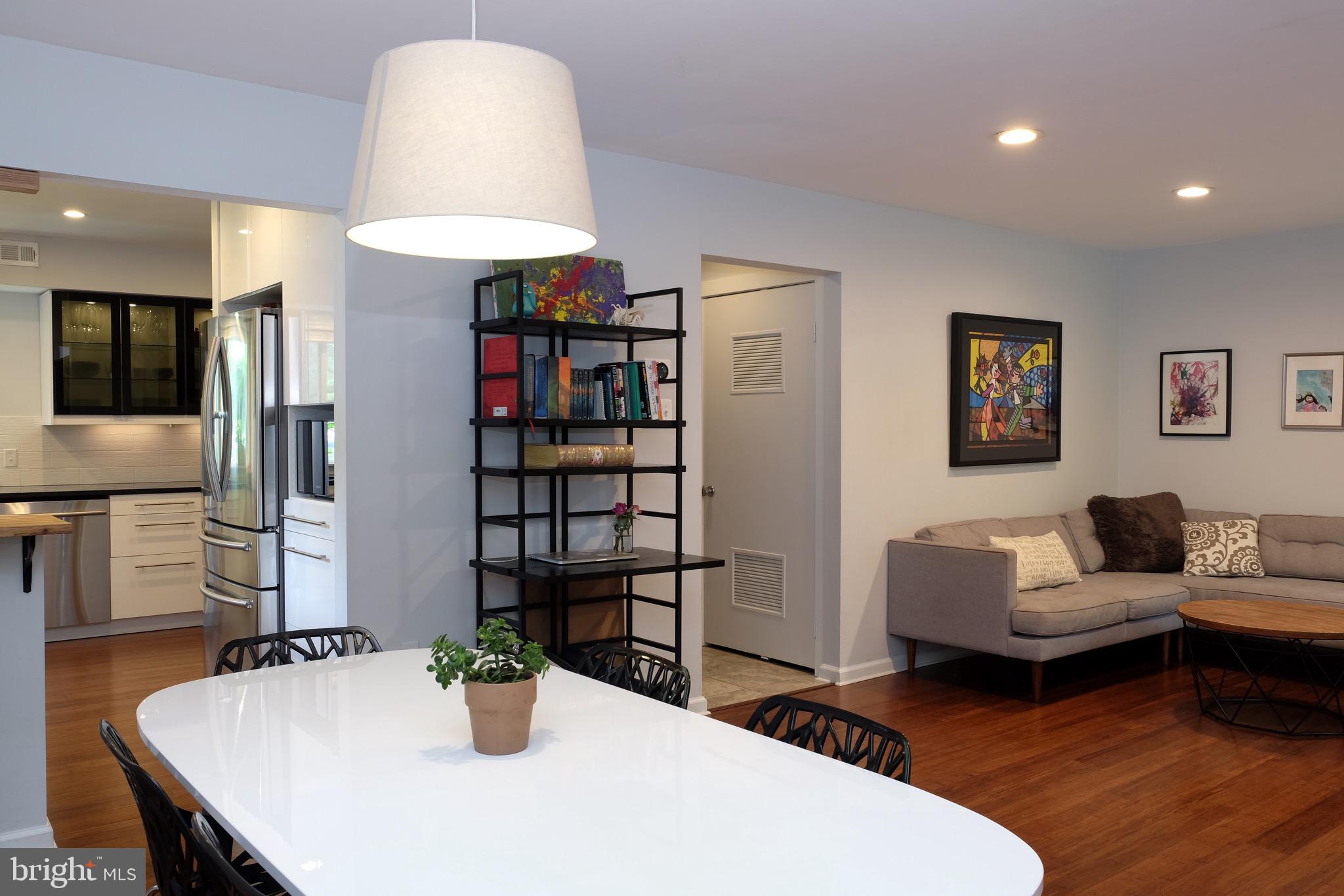 1761 Wainwright Drive Reston, VA 20190 - Photo 3 of 10 Gallery Image 3