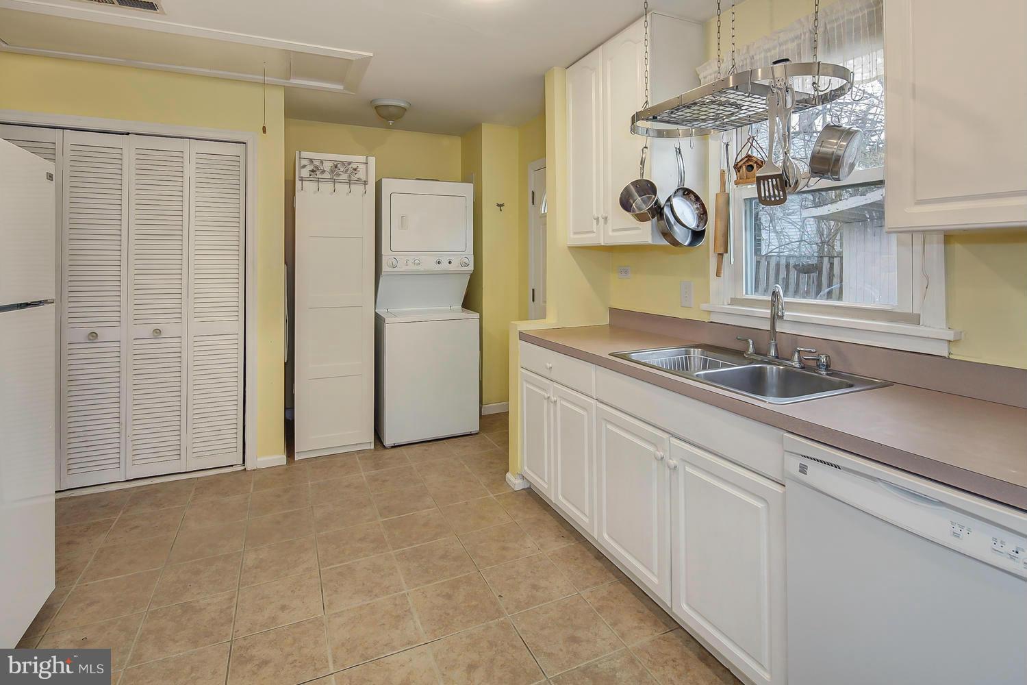 12401 Denley Road Silver Spring, MD 20906 - Photo 12 of 30 Kitchen