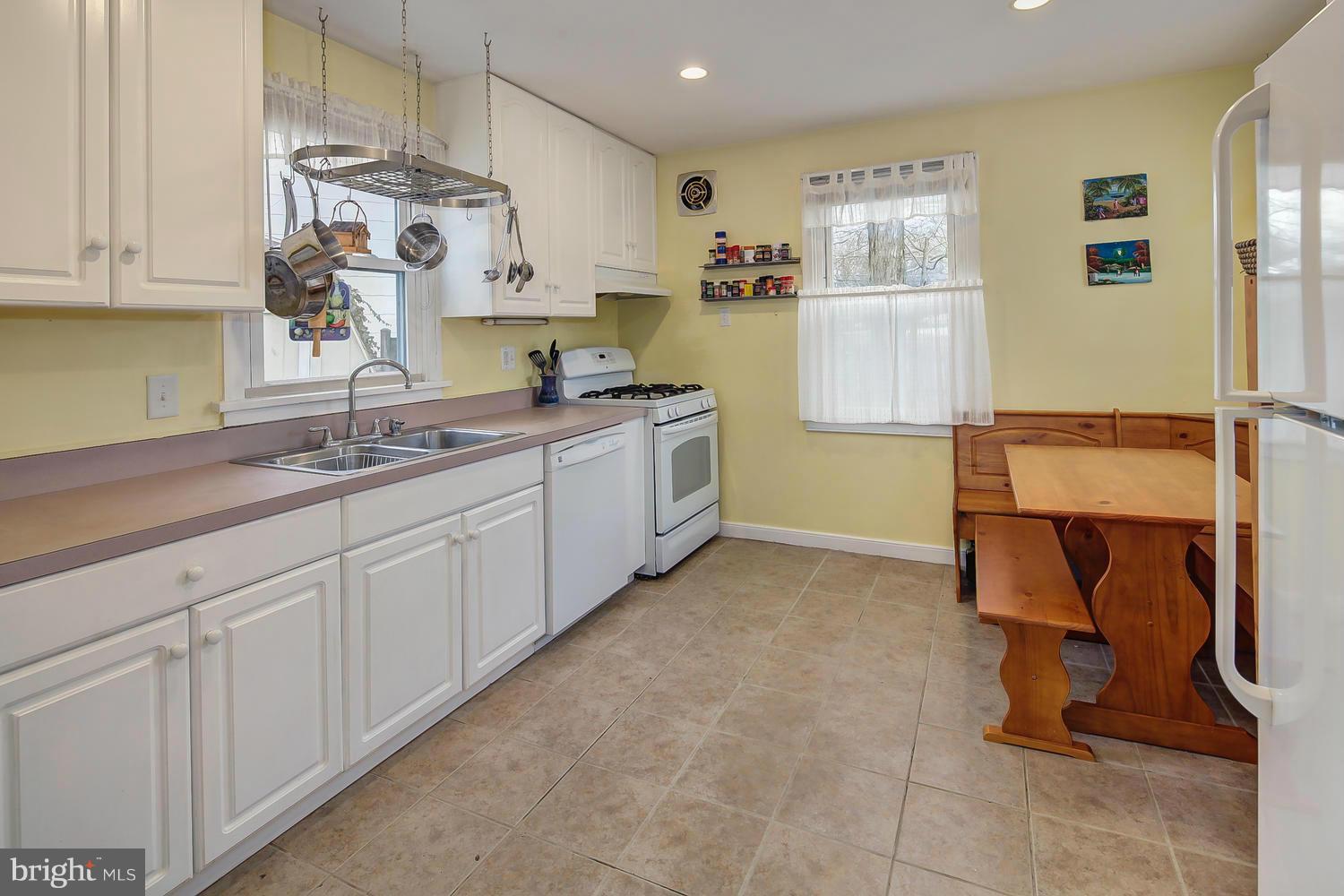 12401 Denley Road Silver Spring, MD 20906 - Photo 9 of 30 Kitchen