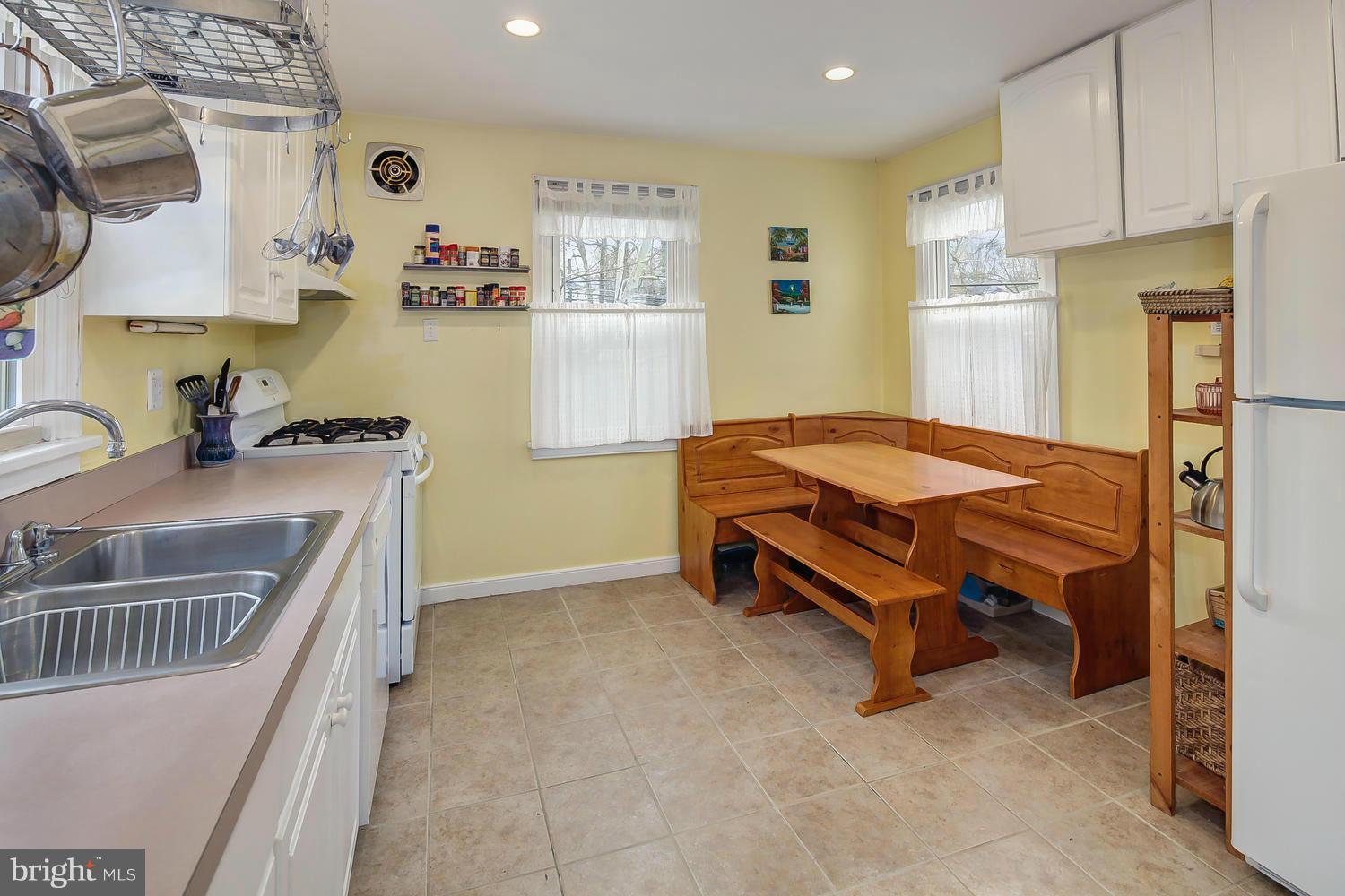 12401 Denley Road Silver Spring, MD 20906 - Photo 10 of 30 Kitchen