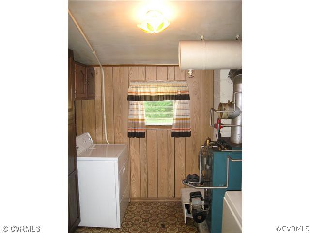 5602 Linda Road Sandston, VA 23150 - Photo 4 of 9 Laundry