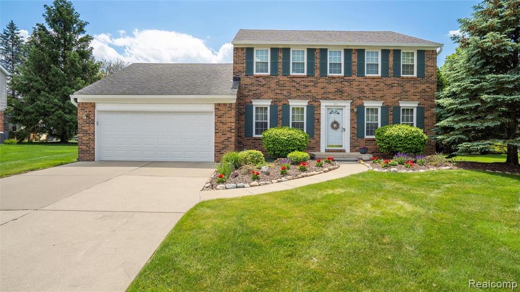 815 Dickson Lane Rochester Hills, MI 48307 - Photo 2 of 32