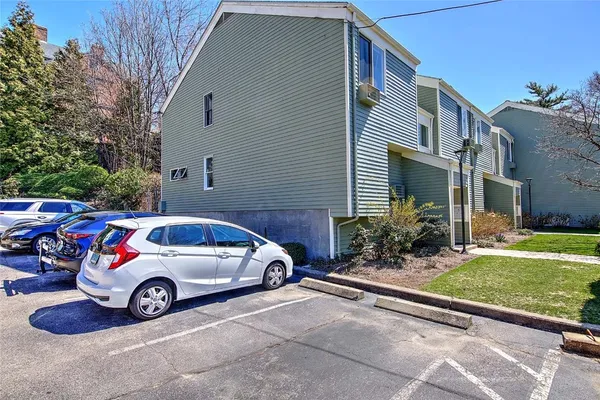 $2,300 | 274 South Main Street, Unit 27, Providence, RI 02903