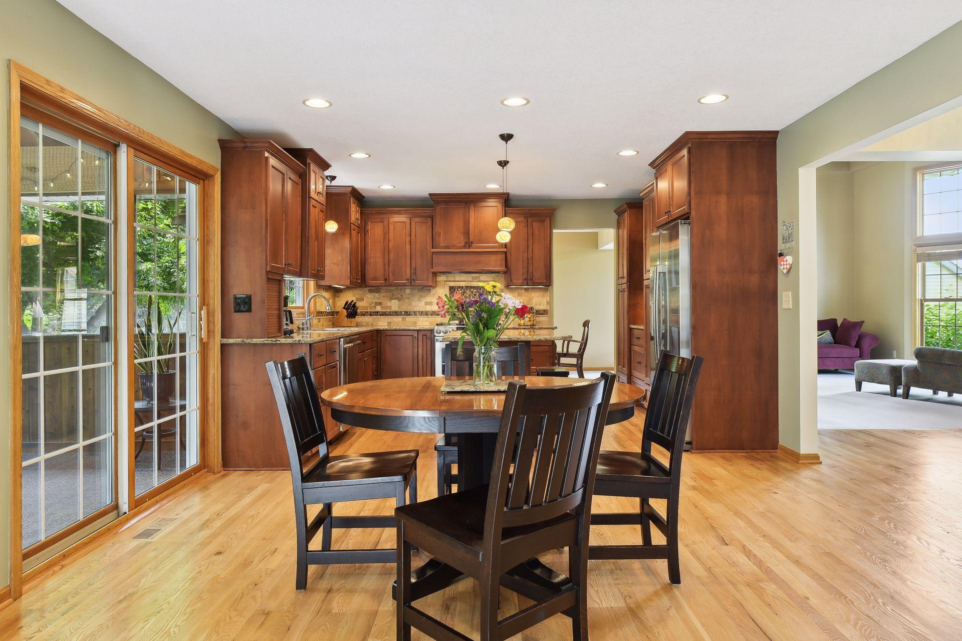 692 Oxford Road Eagan, MN 55123 - Photo 24 of 64 Gallery Image 24