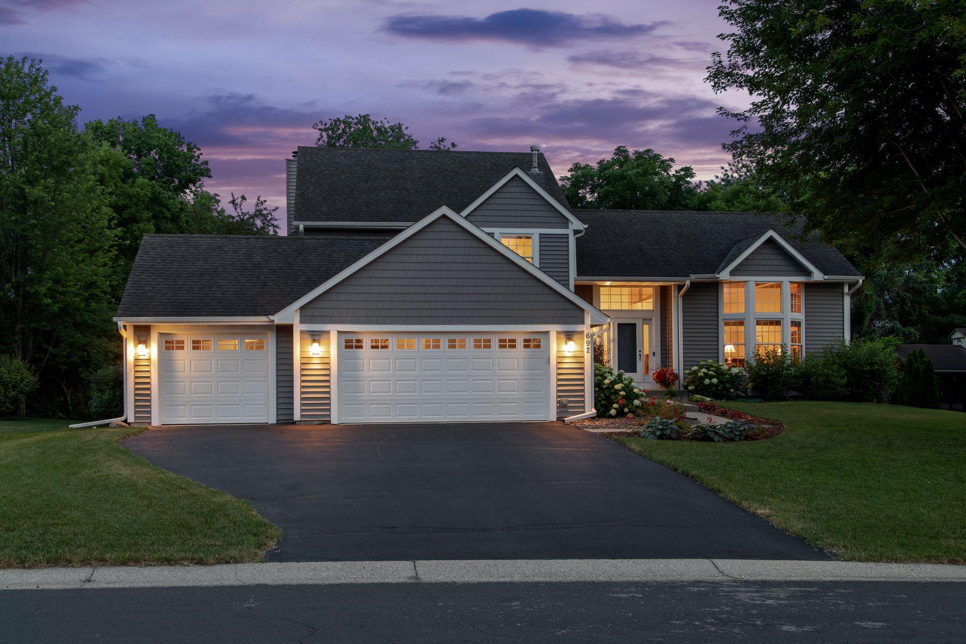 692 Oxford Road Eagan, MN 55123 - Photo 4 of 64 Gallery Image 4