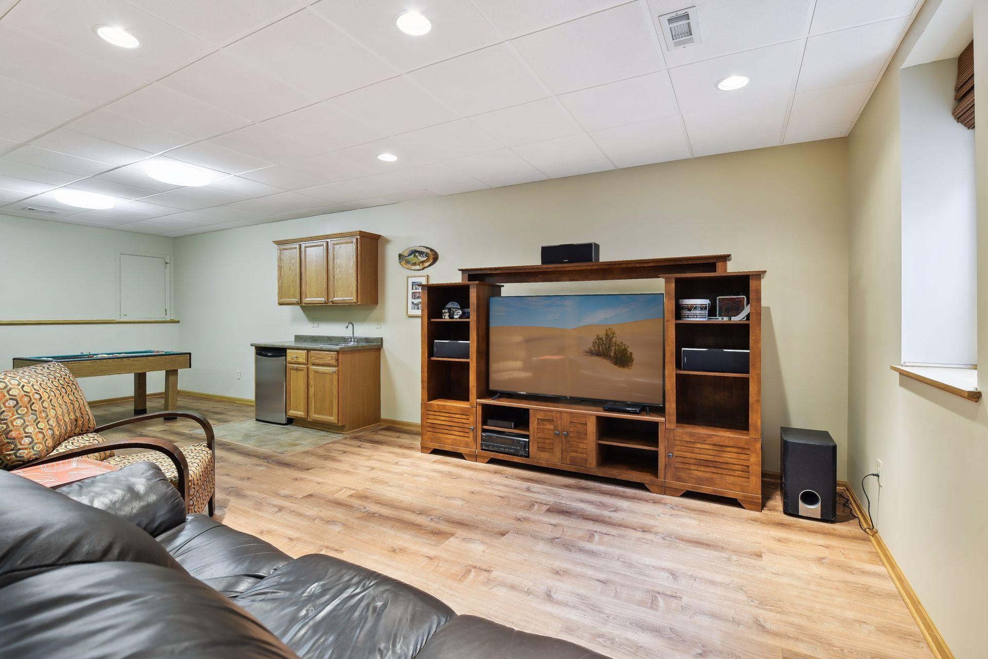 692 Oxford Road Eagan, MN 55123 - Photo 47 of 64 Gallery Image 47
