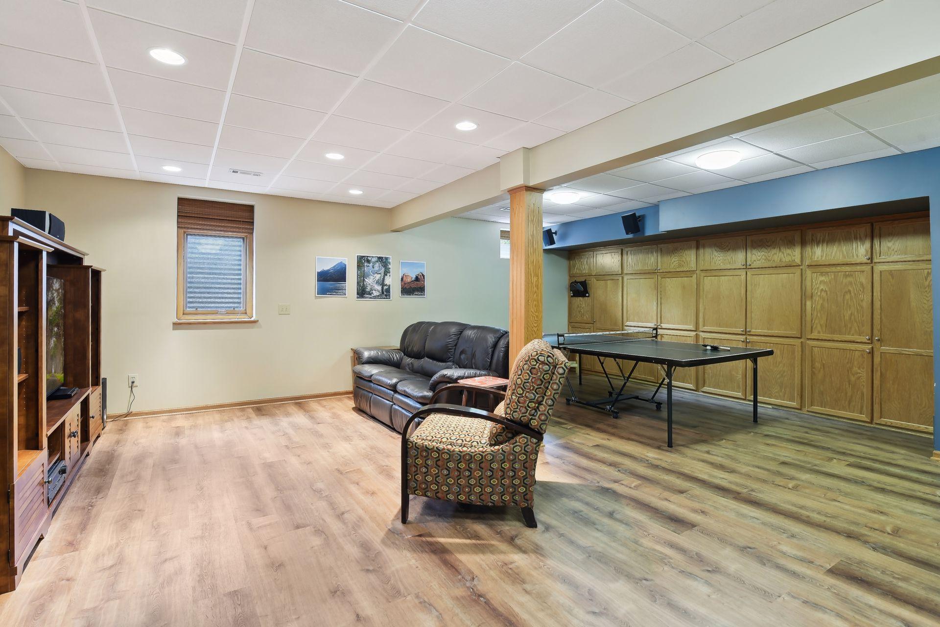 692 Oxford Road Eagan, MN 55123 - Photo 48 of 64 Gallery Image 48