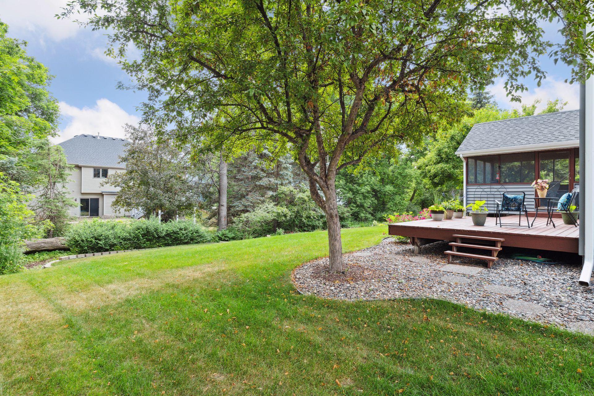 692 Oxford Road Eagan, MN 55123 - Photo 54 of 64 Gallery Image 54