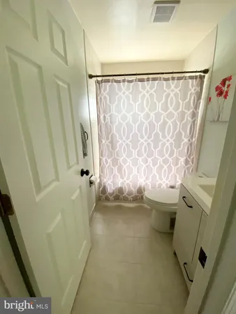 $3,400 | 5705 Denfield Road, Rockville, MD 20851