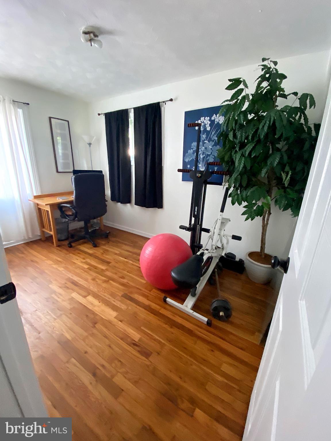 5705 Denfield Road Rockville, MD 20851 - Photo 8 of 14 main floor bed #2