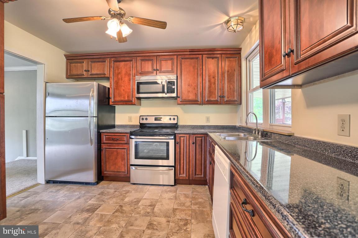 40 Scheller Road New Providence, PA 17560 - Photo 7 of 17