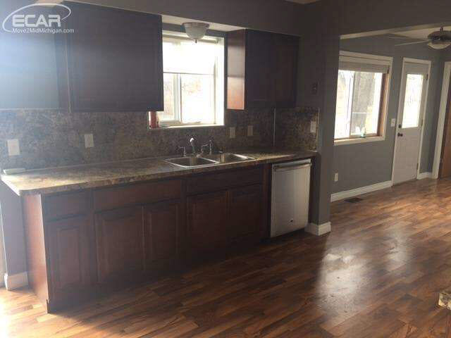 10159 North Jennings Road Clio, MI 48420 - Photo 8 of 14 21270630-7.JPG