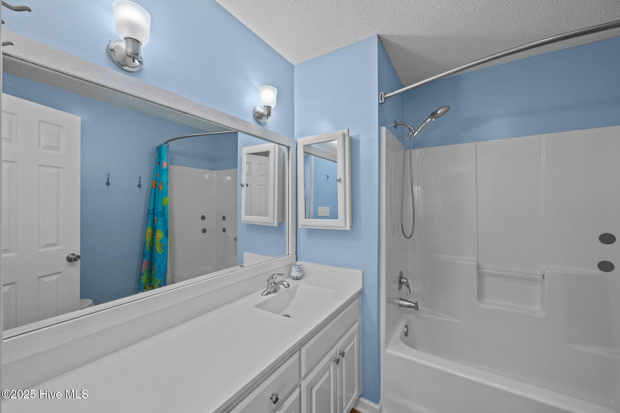 210 Stony Branch Road New Bern, NC 28562 - Photo 24 of 54 Upstairs Guest Bathroom