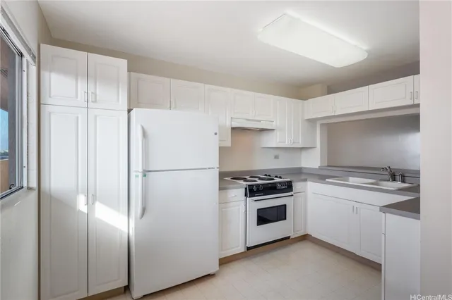 $590,000 | 3054 Ala Poha Place, Unit 1902, Honolulu, HI 96818