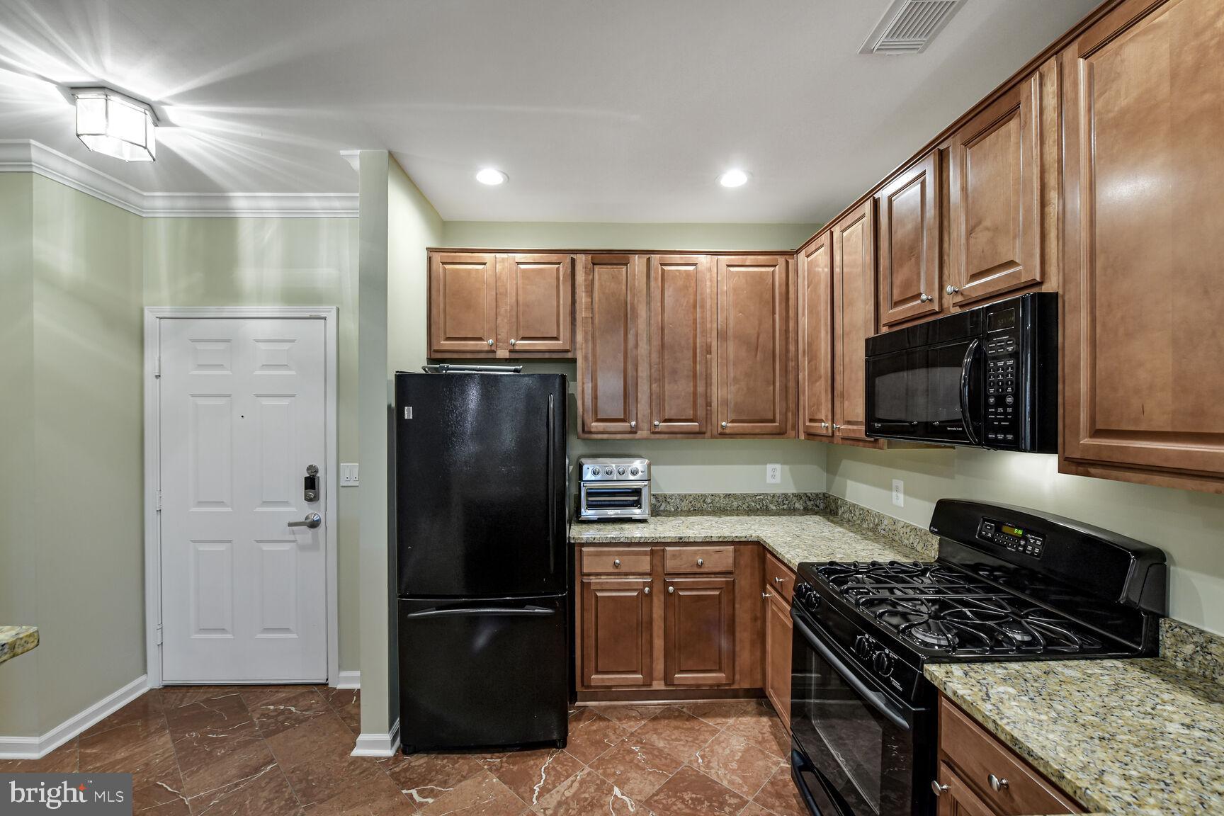 12000 Market Street, Unit 182 Reston, VA 20190 - Photo 7 of 30 Kitchen