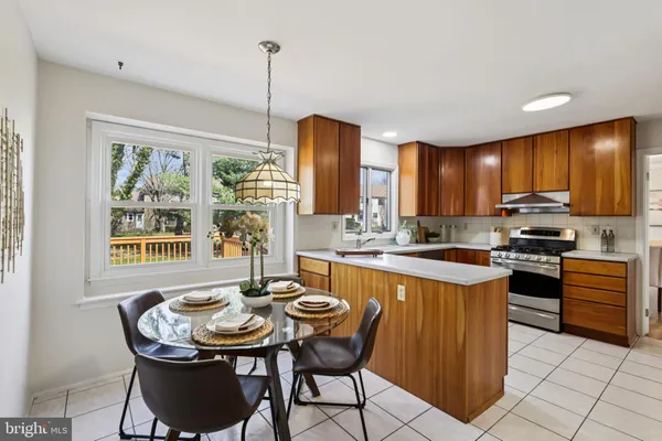 $760,000 | 8 Woodbury Lane, Lawrenceville, NJ 08648