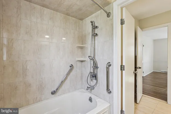 $760,000 | 8 Woodbury Lane, Lawrenceville, NJ 08648
