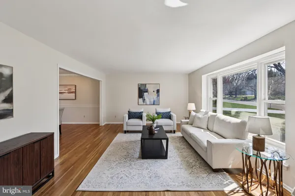 $760,000 | 8 Woodbury Lane, Lawrenceville, NJ 08648